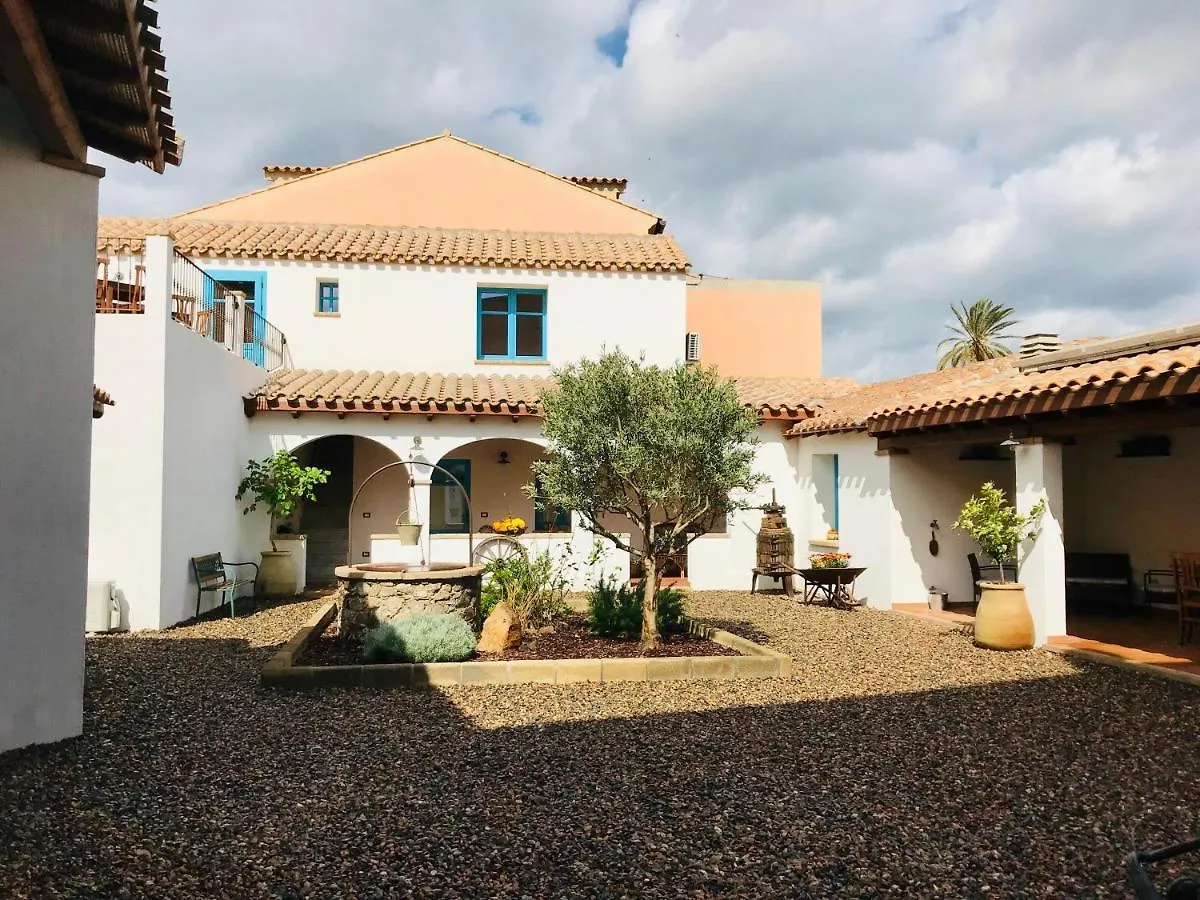 ムラヴェーラ Centu Concas Bed & Breakfast