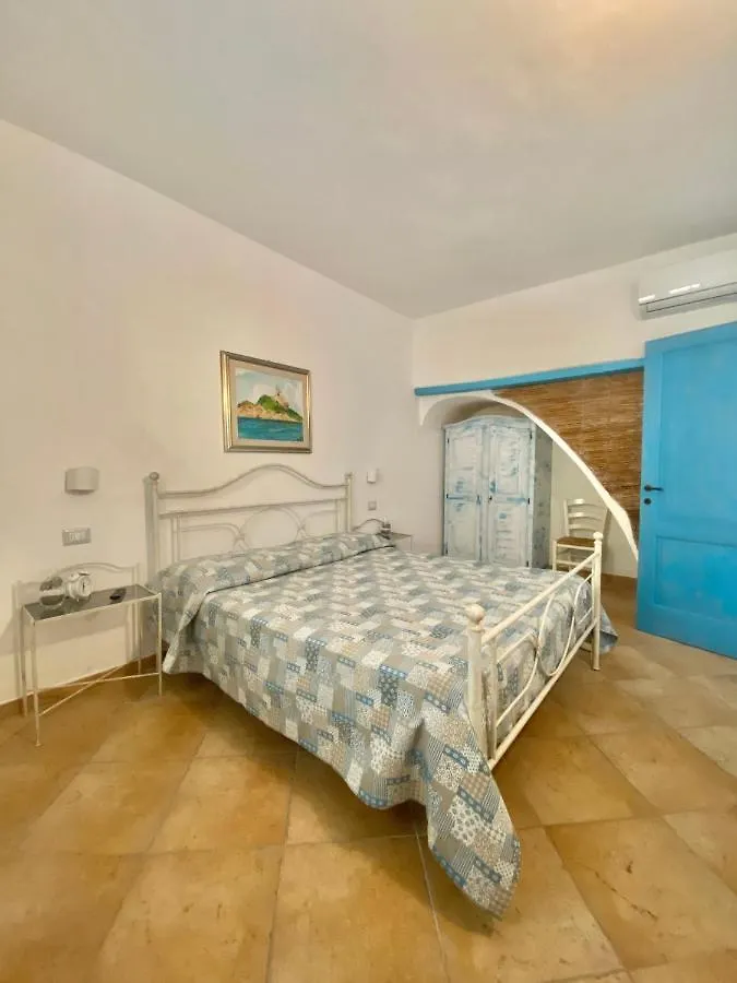 ムラヴェーラ Centu Concas Bed & Breakfast