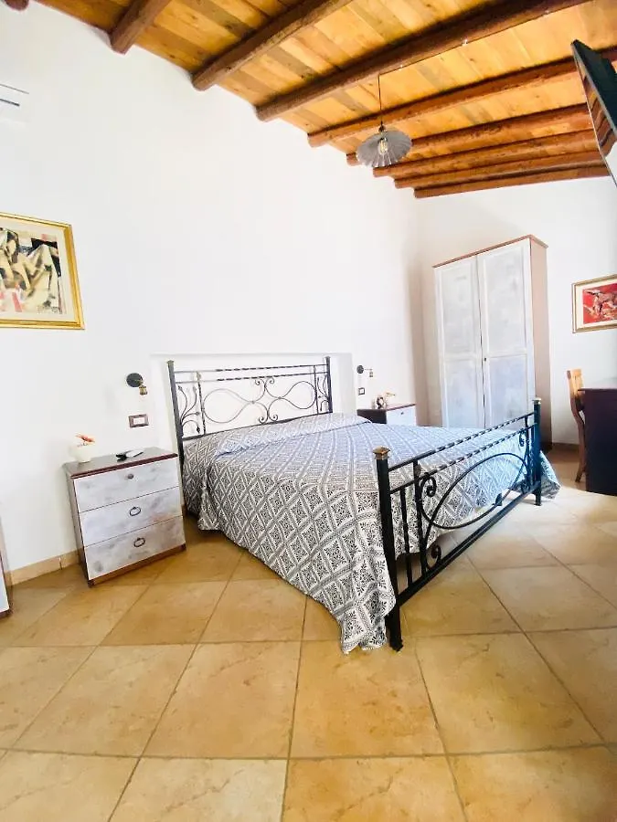 ムラヴェーラ Centu Concas Bed & Breakfast 0*,  イタリア